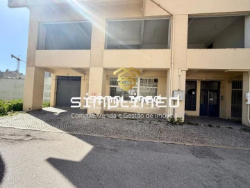 Loja para Arrendamento em Alto do Seixalinho, Santo André e Verderena