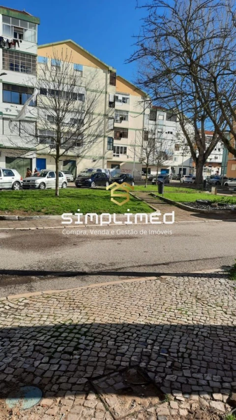 Loja para Arrendamento em Alto do Seixalinho, Santo André e Verderena