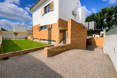 Moradia T3 para Venda em Sandim, Olival, Lever e Crestuma