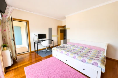 Moradia T3 para Venda em Sandim, Olival, Lever e Crestuma