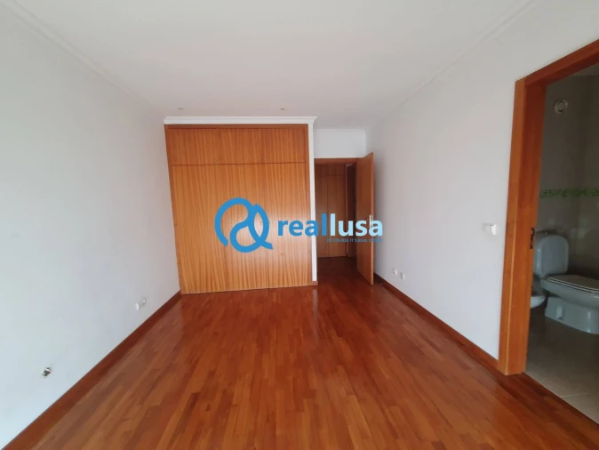 Apartamento T3 para Venda em Rio Tinto Foto 10
