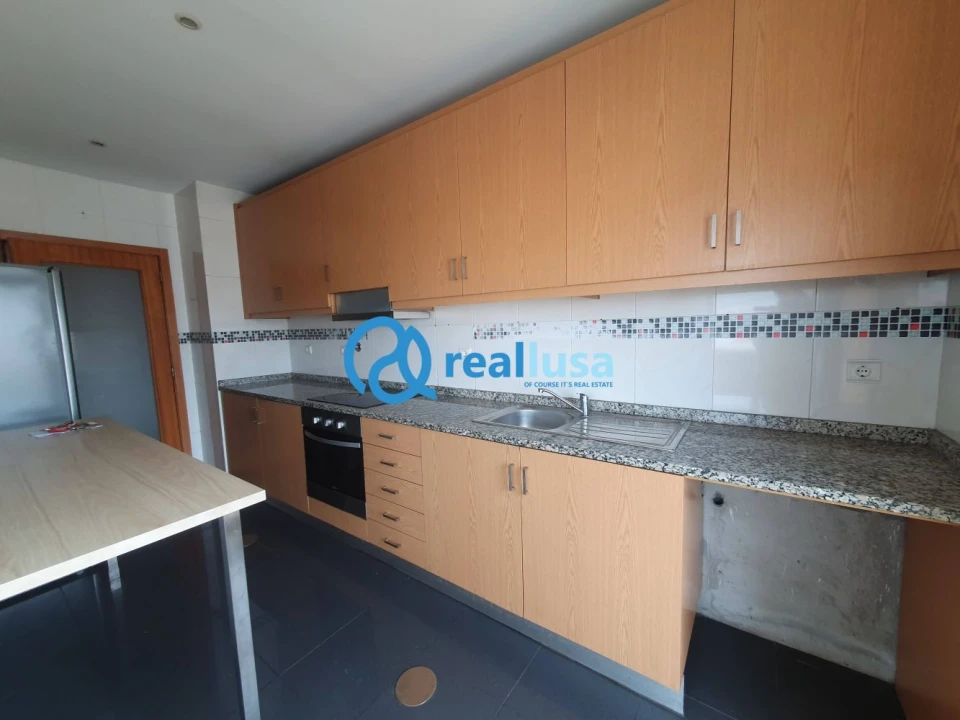 Apartamento T3 para Venda em Rio Tinto Foto 2