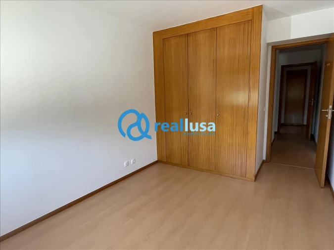Apartamento T3 para Venda em Moreira Foto 4