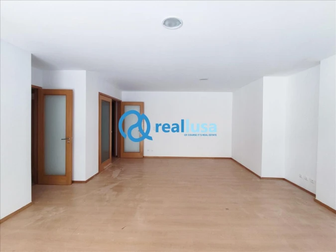 Apartamento T3 para Venda em Moreira Foto 3