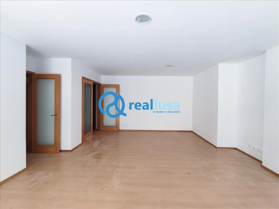 Apartamento T3 para Venda em Moreira Foto 3