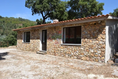 Quinta T2 para Venda em Lavegadas