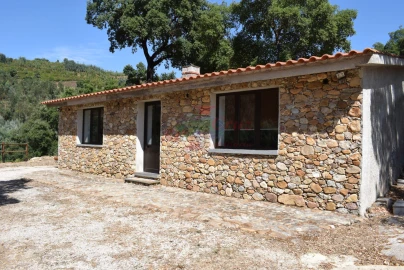 Quinta T2 para Venda em Lavegadas