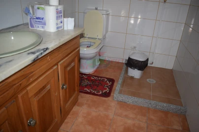 Quinta T2 para Venda em Lavegadas