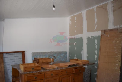 Quinta T2 para Venda em Lavegadas