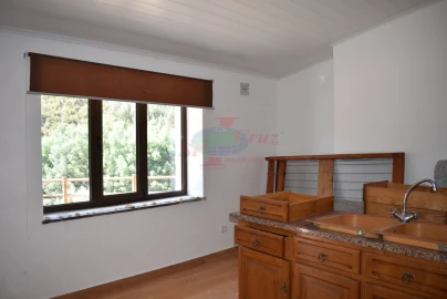Quinta T2 para Venda em Lavegadas