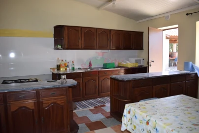 Quinta T2 para Venda em Lavegadas