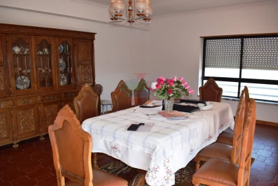 Apartamento T4 para Venda em Santa Clara e Castelo Viegas