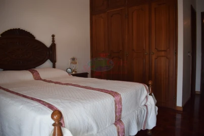 Apartamento T4 para Venda em Santa Clara e Castelo Viegas