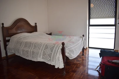 Apartamento T4 para Venda em Santa Clara e Castelo Viegas