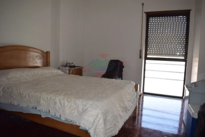 Apartamento T4 para Venda em Santa Clara e Castelo Viegas