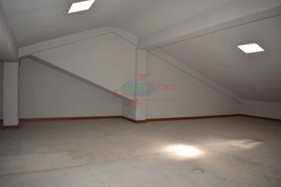 Apartamento T4 para Venda em Santa Clara e Castelo Viegas