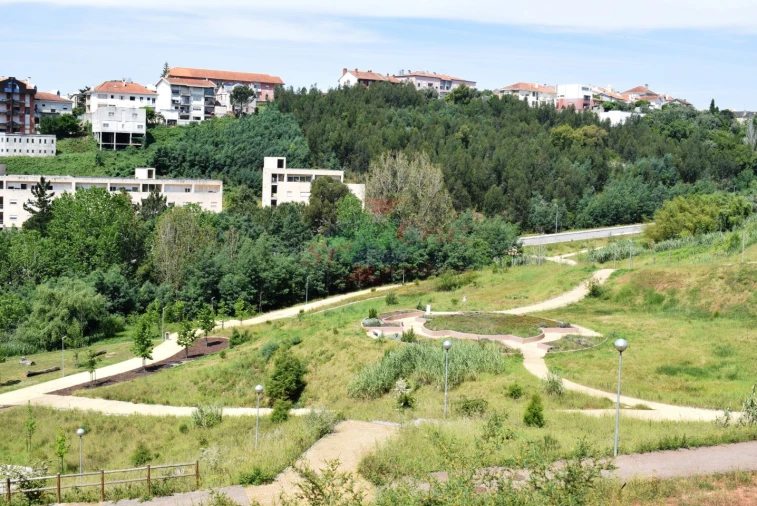 Apartamento T2 para Venda em Santo Antonio dos Olivais Foto 9