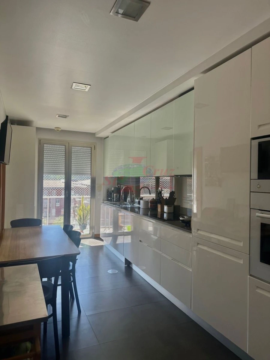 Apartamento T3 para Venda em Santo Antonio dos Olivais Foto 10