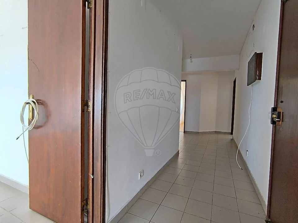 Apartamento T3 para Venda em Rio de Mouro Foto 1