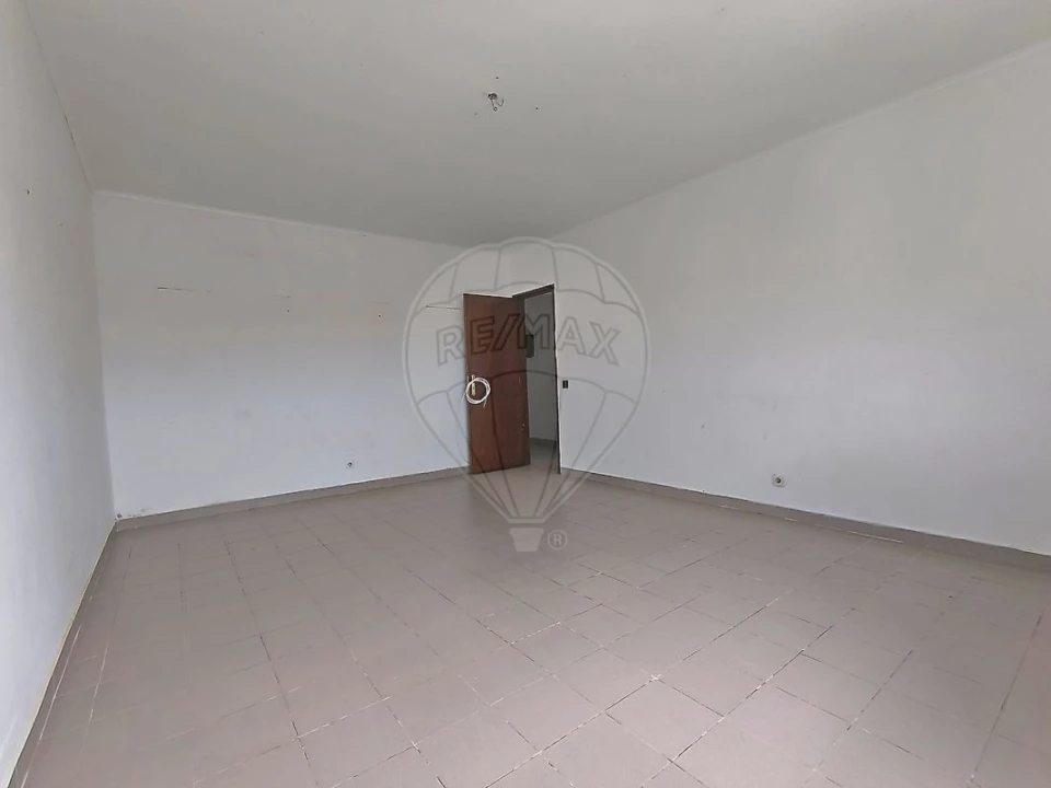Apartamento T3 para Venda em Rio de Mouro Foto 9