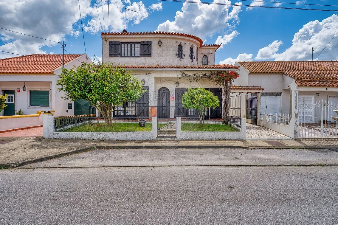 Moradia T4 para Venda em Alpiarça Foto 5