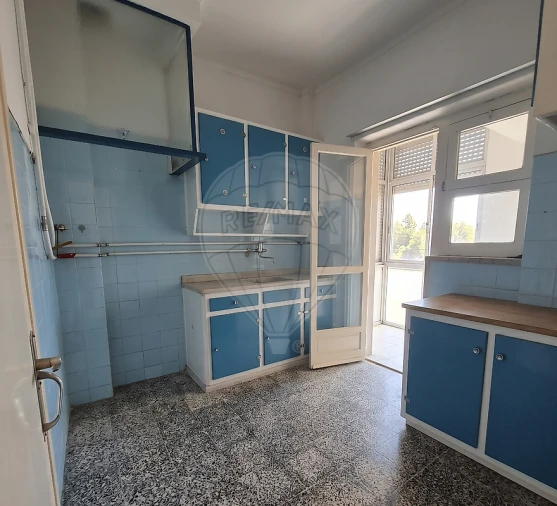 Apartamento T2 para Venda em Algés, Linda-A-Velha e Cruz Quebrada-Dafundo Foto 4