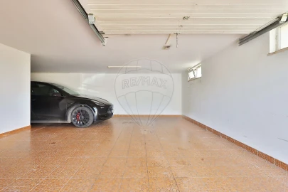 Moradia T3 para Venda em Ramada e Caneças