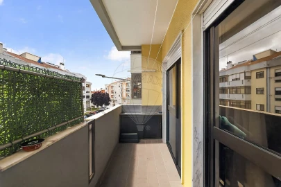 Apartamento T2 para Venda em Queluz e Belas