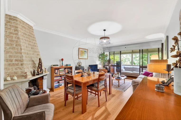 Apartamento T2 para Venda em Queluz e Belas Foto 3