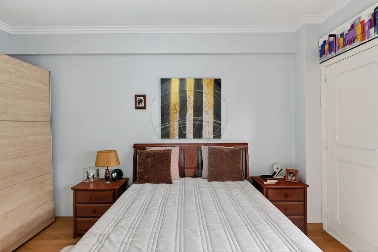 Apartamento T2 para Venda em Queluz e Belas Foto 2