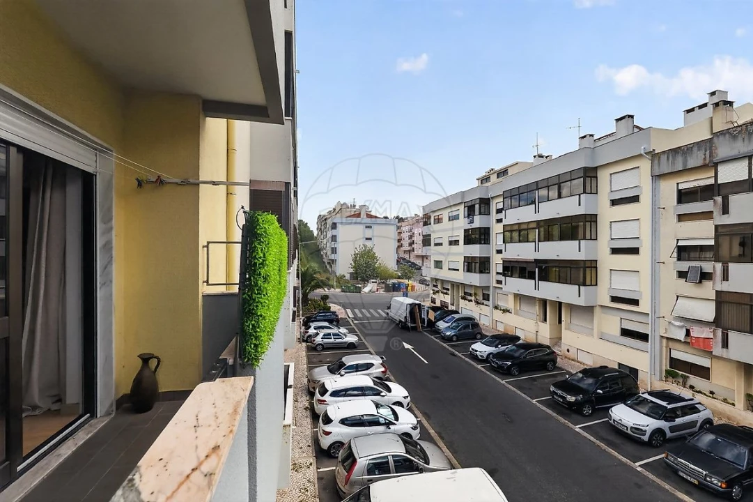 Apartamento T2 para Venda em Queluz e Belas Foto 8