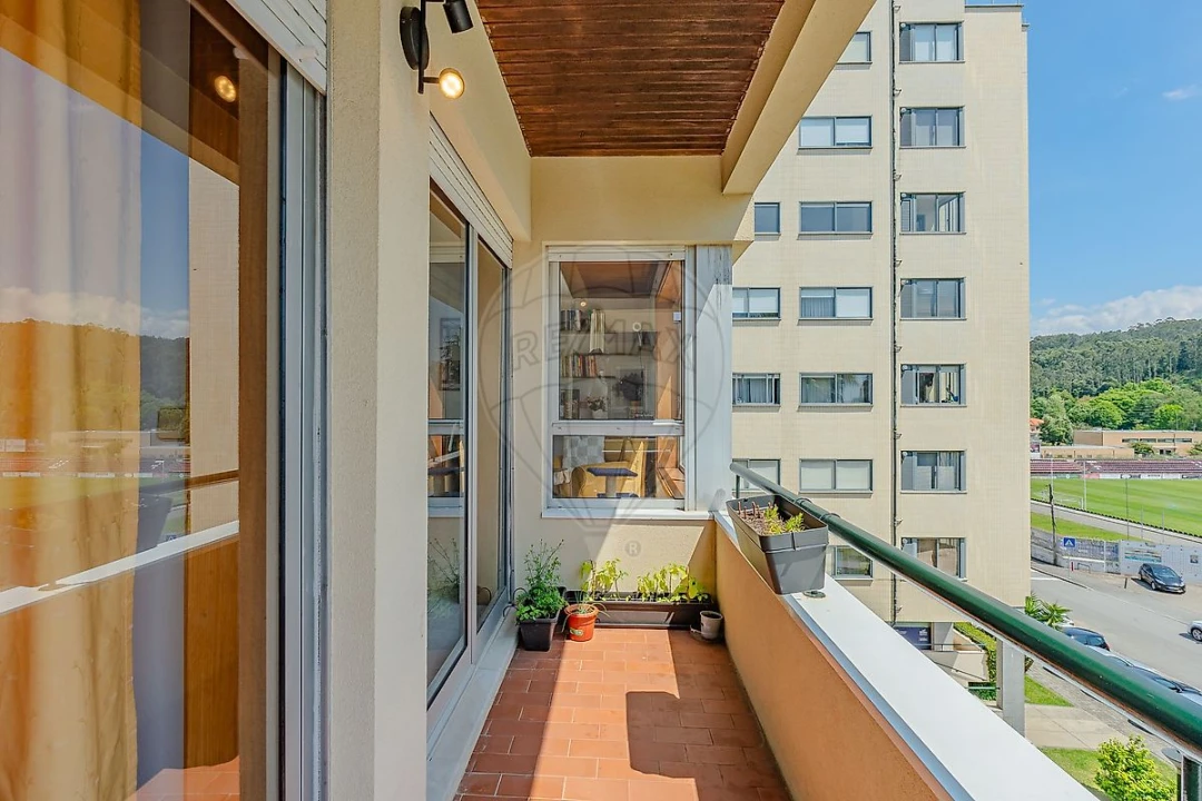 Apartamento T3 para Venda em Santa Maria de Lamas Foto 8