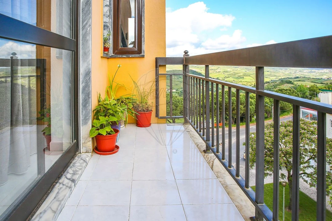 Apartamento T2 para Venda em Santo Quintino Foto 36