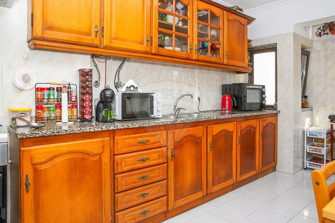 Apartamento T2 para Venda em Santo Quintino Foto 24