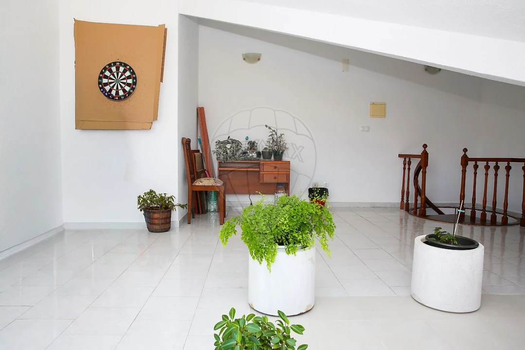 Apartamento T2 para Venda em Santo Quintino Foto 3