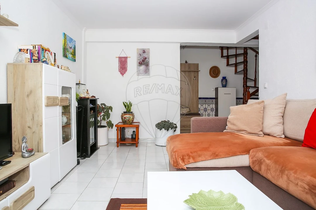 Apartamento T2 para Venda em Santo Quintino Foto 12
