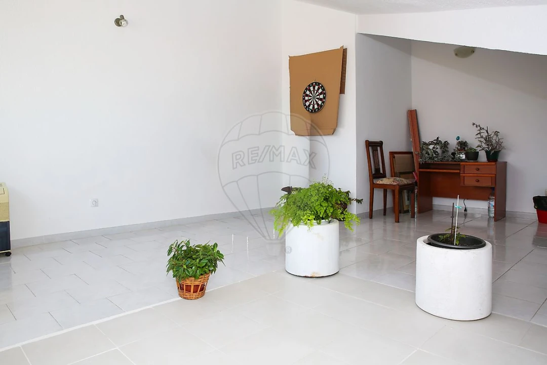 Apartamento T2 para Venda em Santo Quintino Foto 5