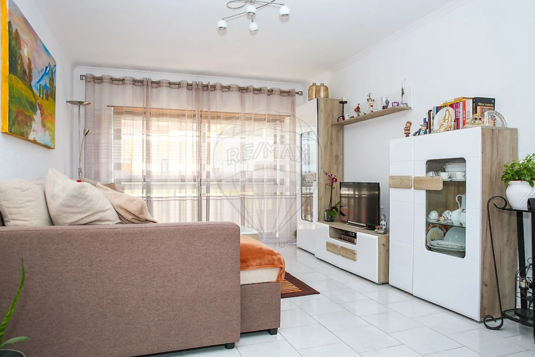 Apartamento T2 para Venda em Santo Quintino Foto 9