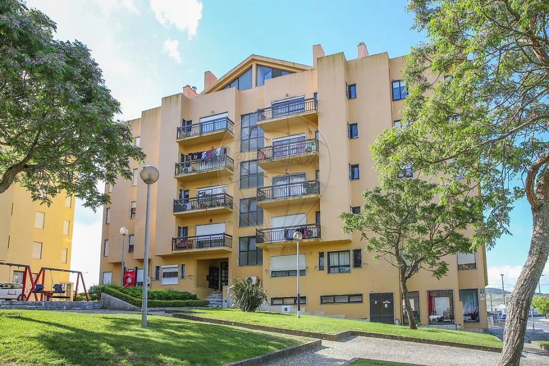 Apartamento T2 para Venda em Santo Quintino Foto 44