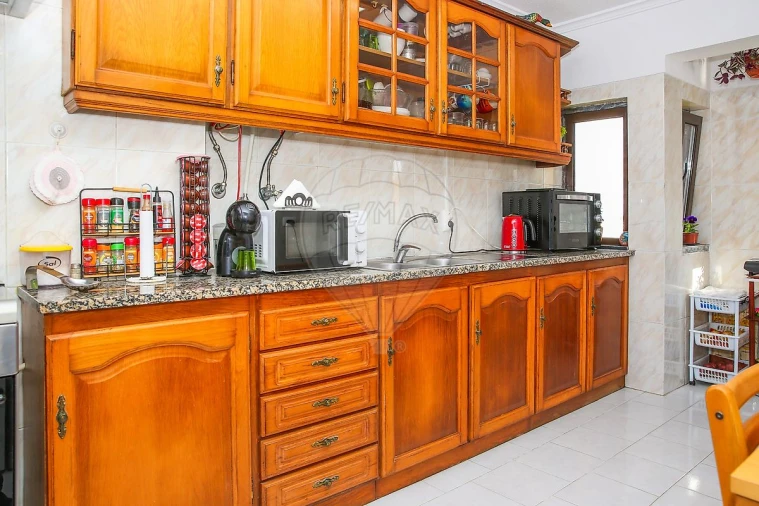Apartamento T2 para Venda em Santo Quintino Foto 24