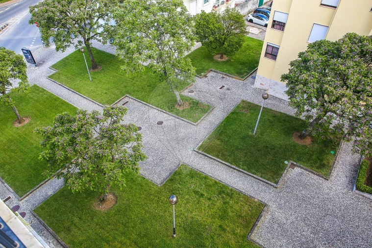 Apartamento T2 para Venda em Santo Quintino Foto 40