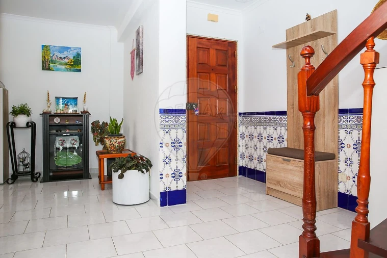 Apartamento T2 para Venda em Santo Quintino Foto 14