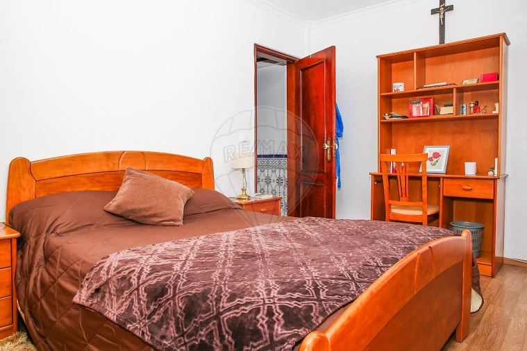 Apartamento T2 para Venda em Santo Quintino Foto 30