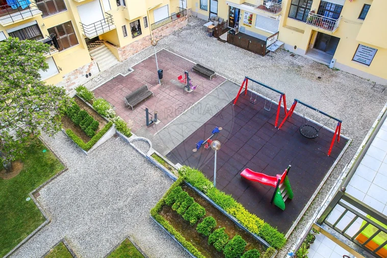 Apartamento T2 para Venda em Santo Quintino Foto 39