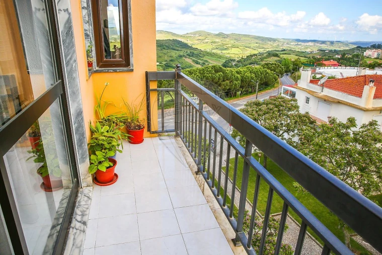 Apartamento T2 para Venda em Santo Quintino Foto 38