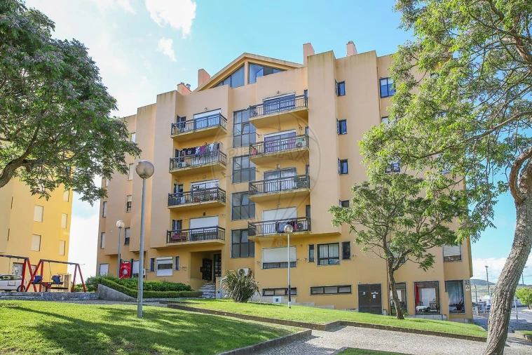Apartamento T2 para Venda em Santo Quintino Foto 44