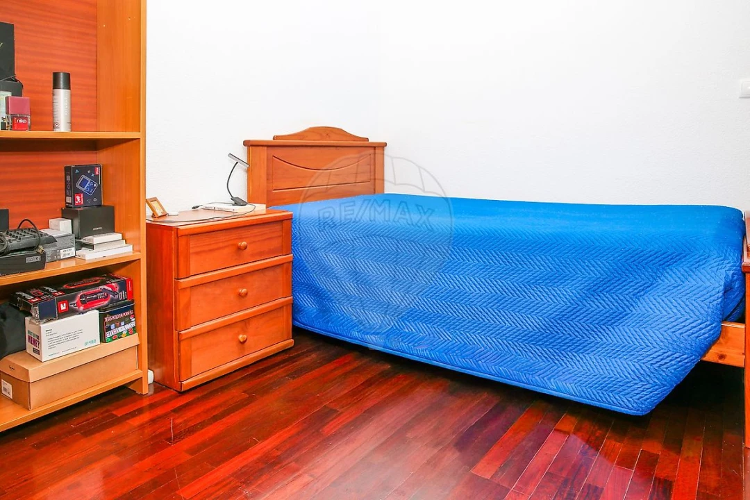 Apartamento T2 para Venda em Santo Quintino Foto 27