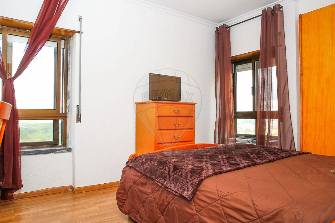 Apartamento T2 para Venda em Santo Quintino Foto 29
