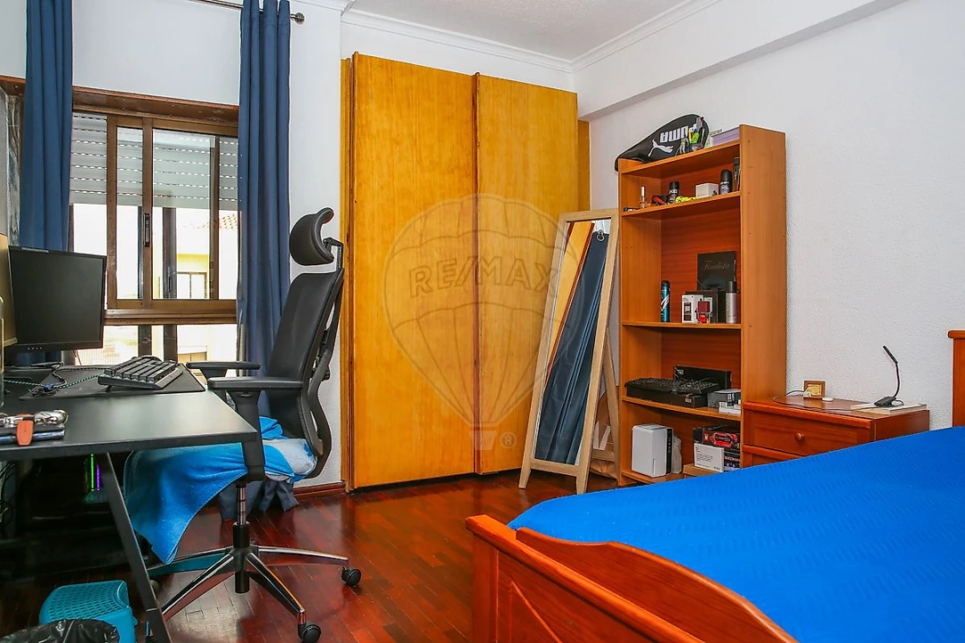 Apartamento T2 para Venda em Santo Quintino Foto 25