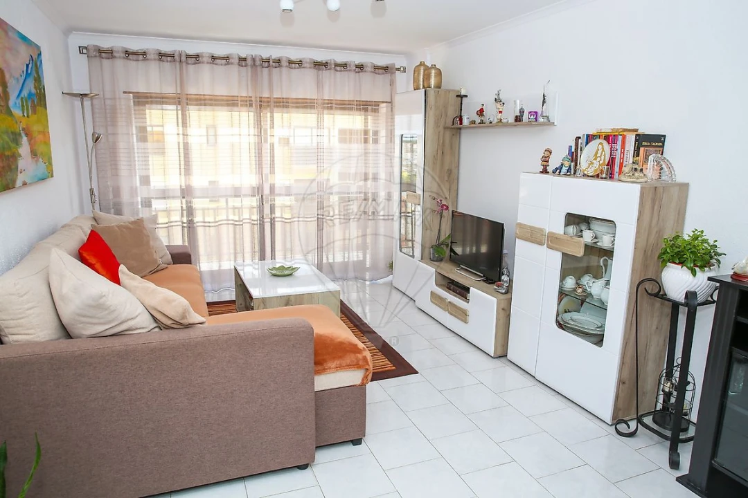 Apartamento T2 para Venda em Santo Quintino Foto 8